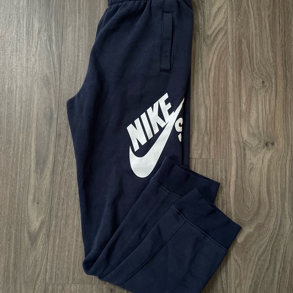 Navy Nike SB in boys - Picture 1 of 4